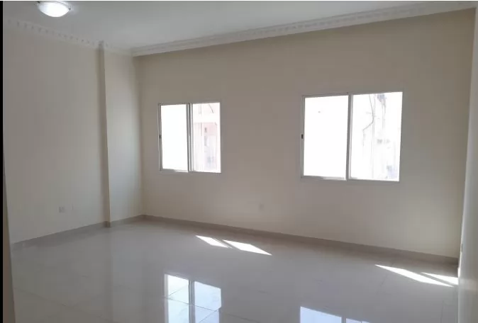 Residential Property 2 Bedrooms U/F Apartment  for rent in Old-Airport , Doha-Qatar #14916 - 2  image 